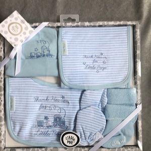 NWB 5 piece gift set